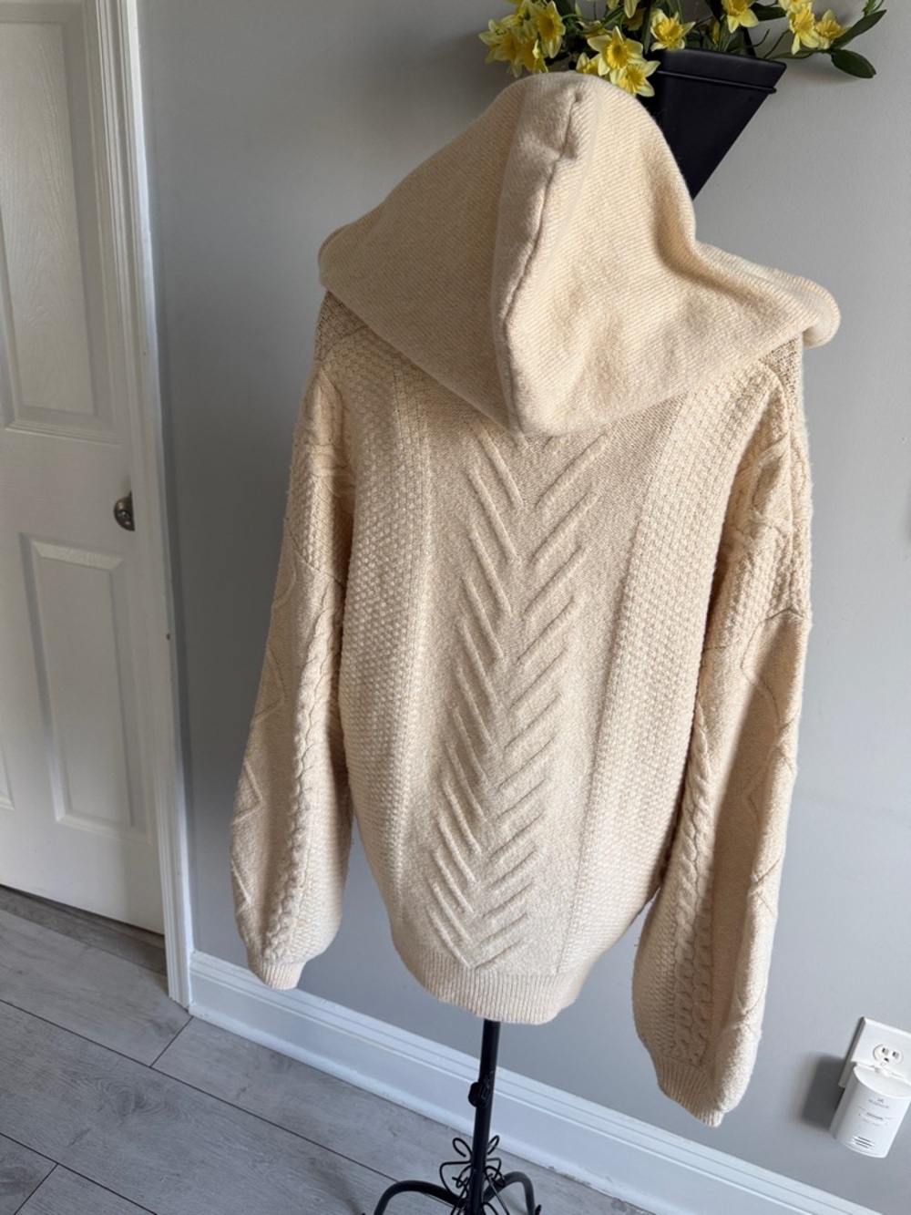 INDUSTRY REPUBLIC CLOTHING Cozy Cream Hooded Cable-Knit Sweater, M - Picture 6 of 9